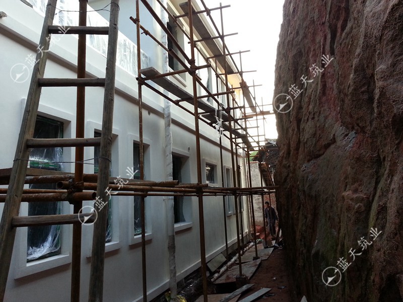 宜宾自建别墅背面真石漆施工照片